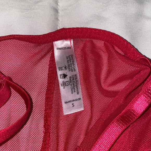 Lingerie - Picture 5 of 10